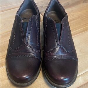 Earth Women's Plum prune Brown Loafers size 8
Super comfortable soft leather